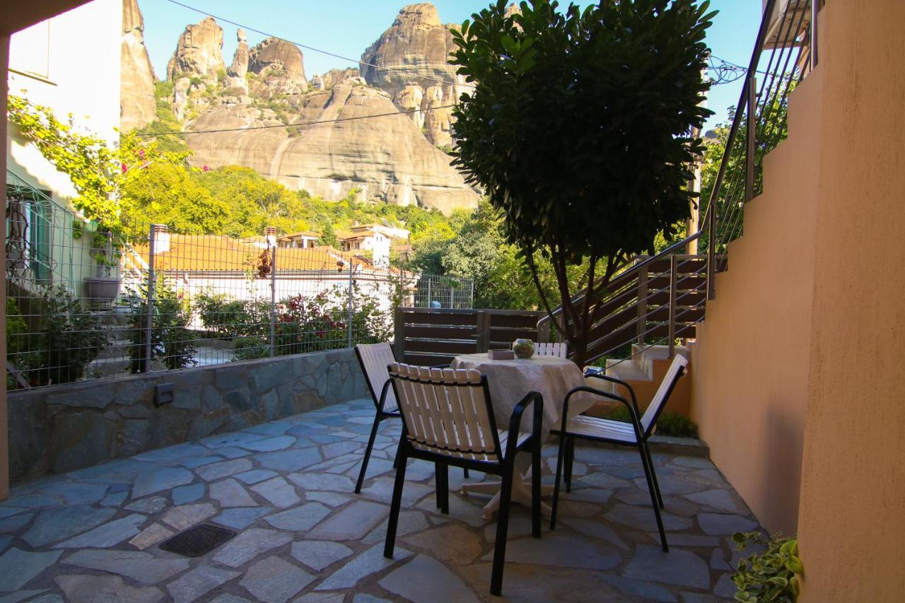 The House Under The Rocks Of Meteora 2 Leilighet Kalampáka Eksteriør bilde